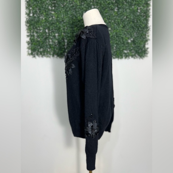 Vintage Rebecca Gray Wool Angora Black Floral Beaded Embroidered Sweater Size S - Picture 5 of 11